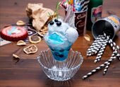 Blue Rose's Shaved Ice Parfait (ブルーローズ シェービングアイスパフェ) ¥1,200 Shaved ice, ramune jelly, blue salt ice cream