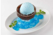 My Ice Cream May Be Slightly Cold (私のアイスは、ちょっぴり COLD) ¥750 Cola jelly and ramune sorbert